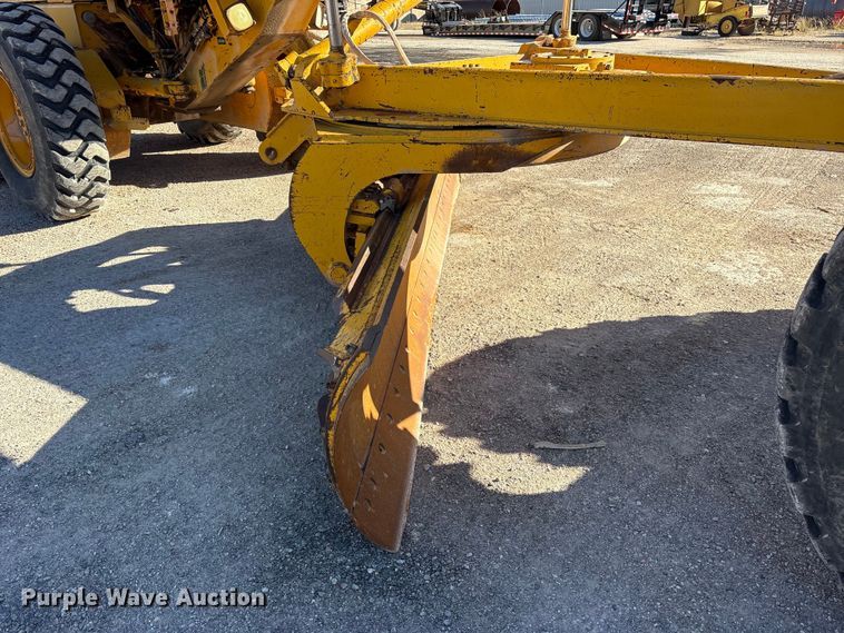 image for item ET7179 1991 John Deere 770BH motor grader