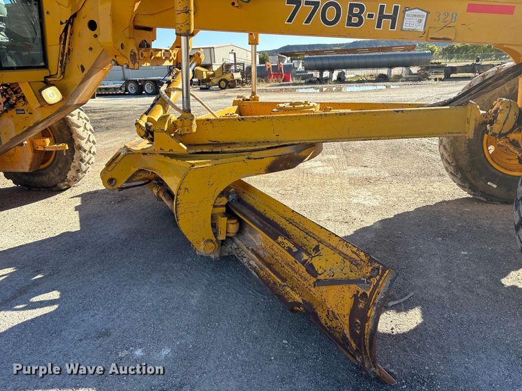 image for item ET7179 1991 John Deere 770BH motor grader