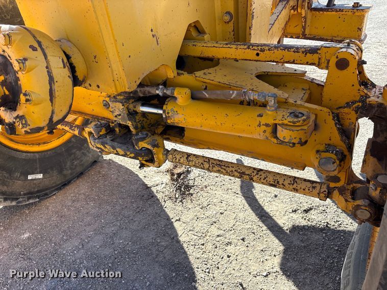 image for item ET7179 1991 John Deere 770BH motor grader