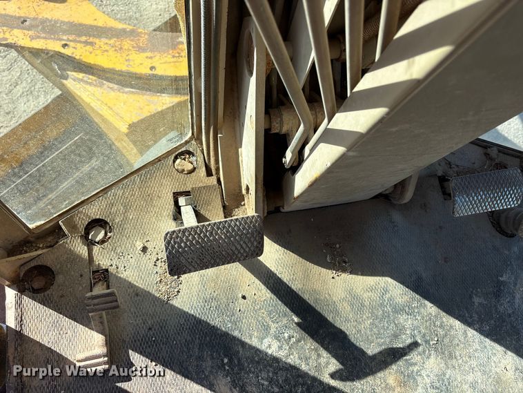 image for item ET7179 1991 John Deere 770BH motor grader