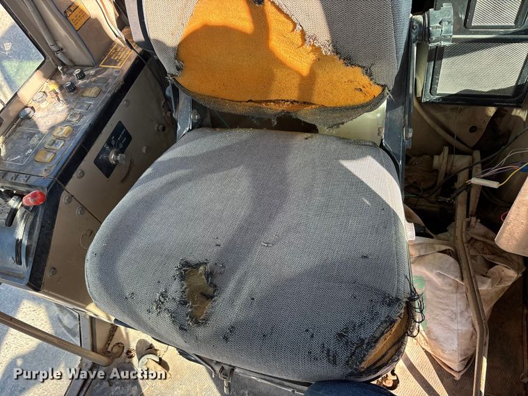 image for item ET7179 1991 John Deere 770BH motor grader