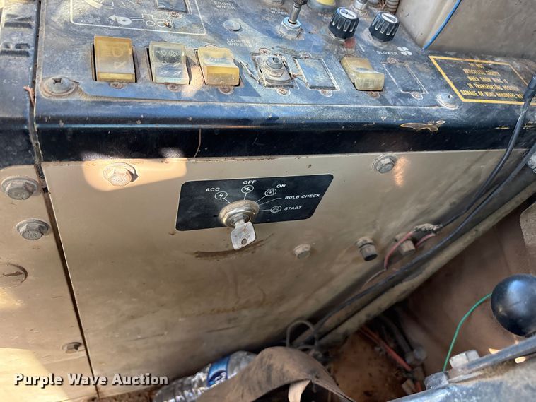 image for item ET7179 1991 John Deere 770BH motor grader