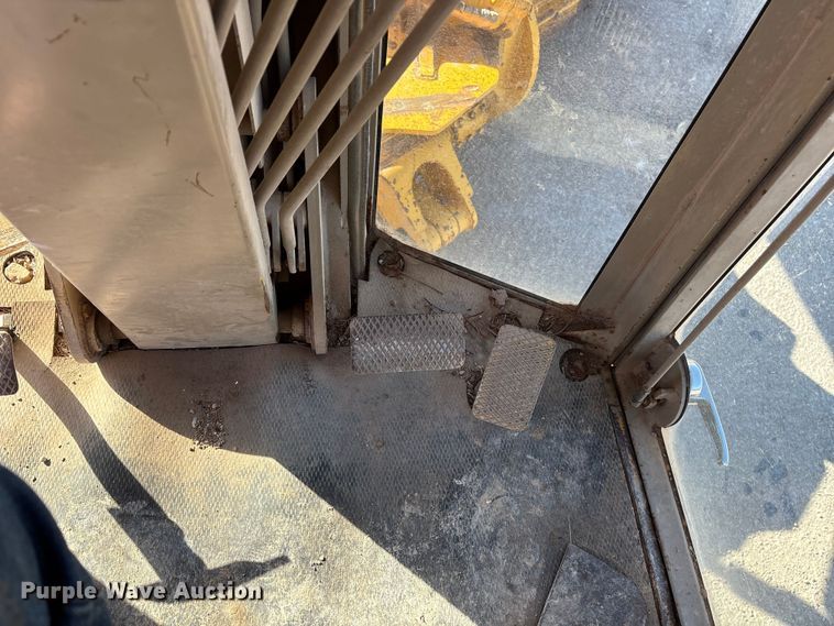 image for item ET7179 1991 John Deere 770BH motor grader