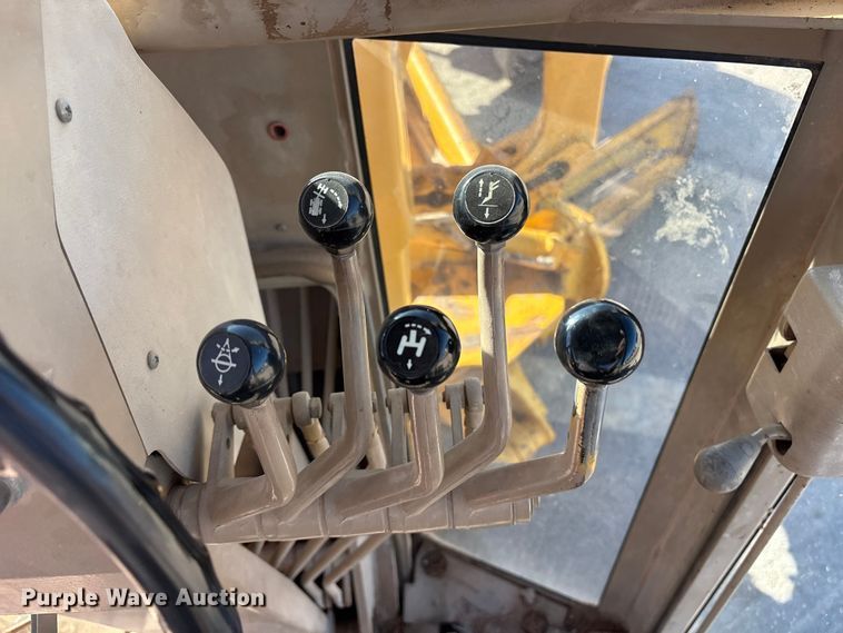 image for item ET7179 1991 John Deere 770BH motor grader