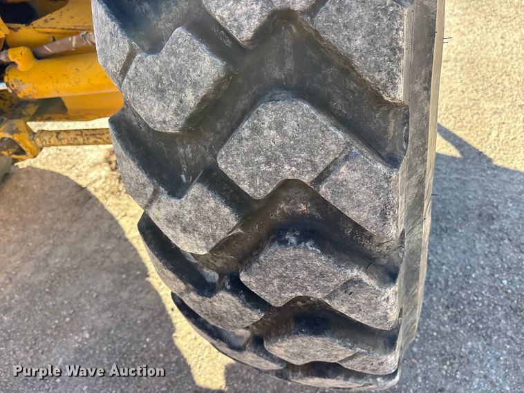 image for item ET7179 1991 John Deere 770BH motor grader