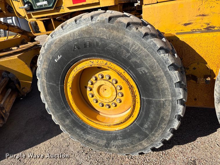 image for item ET7179 1991 John Deere 770BH motor grader