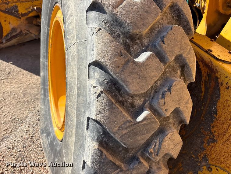 image for item ET7179 1991 John Deere 770BH motor grader