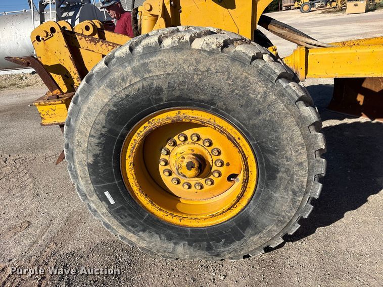 image for item ET7179 1991 John Deere 770BH motor grader