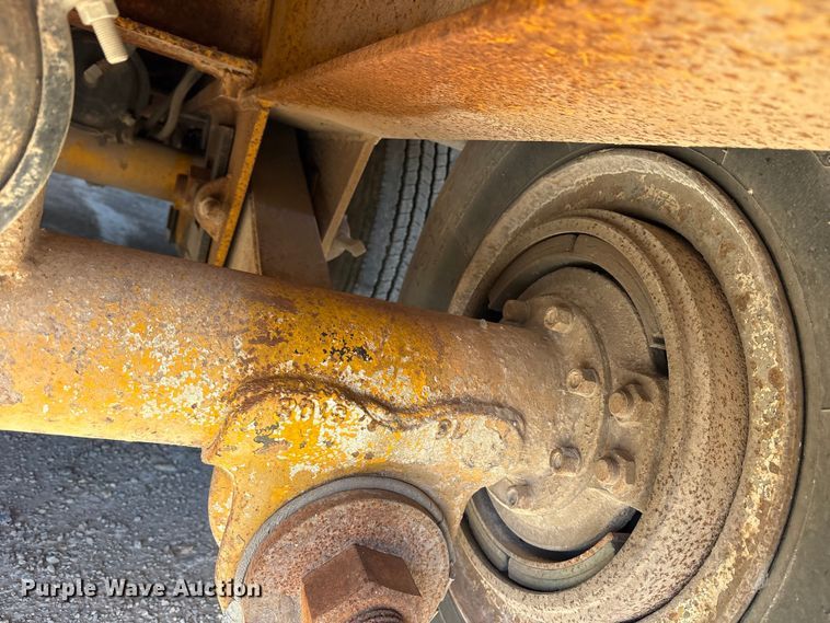 image for item ET7181 1975 Hyster lowboy equipment trailer