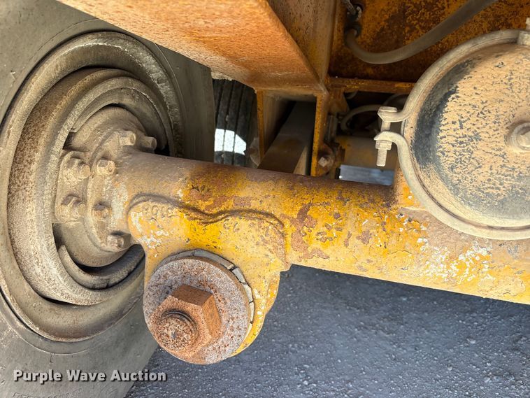 image for item ET7181 1975 Hyster lowboy equipment trailer