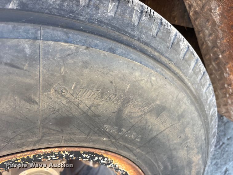 image for item ET7181 1975 Hyster lowboy equipment trailer