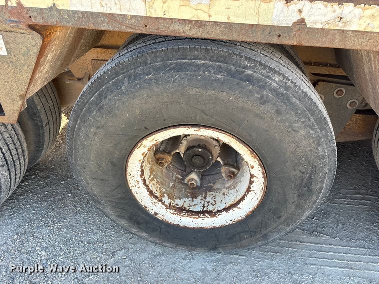 image for item ET7181 1975 Hyster lowboy equipment trailer