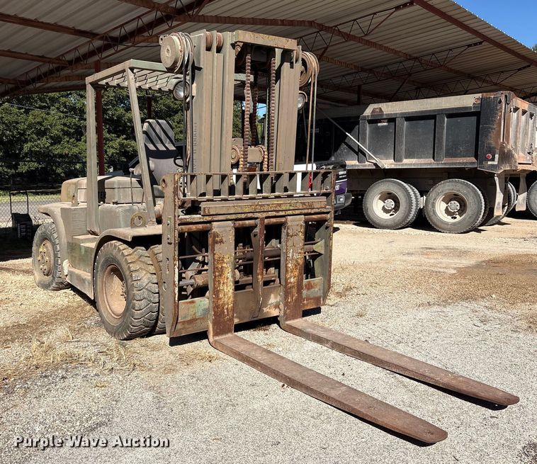 image for item ET7182 1981 Hyster H100F AF 48 forklift