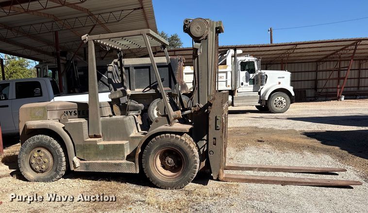 image for item ET7182 1981 Hyster H100F AF 48 forklift