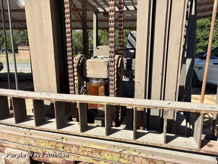 image for item ET7182 1981 Hyster H100F AF 48 forklift