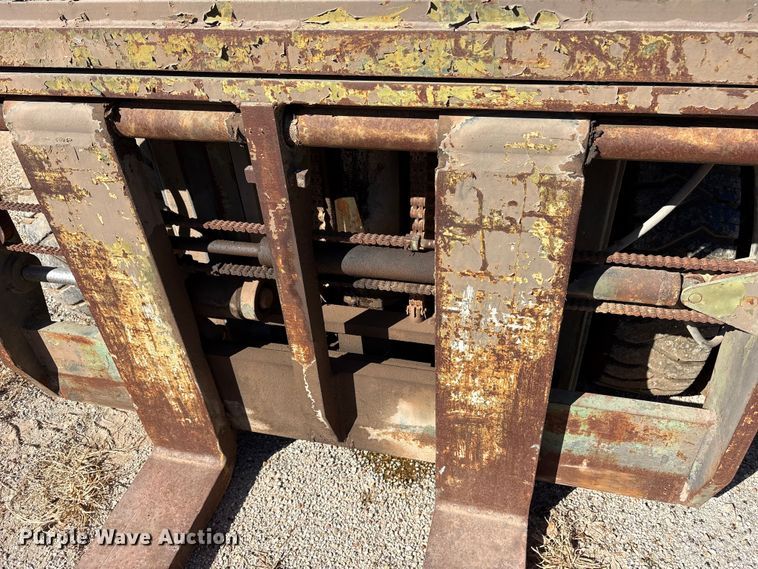 image for item ET7182 1981 Hyster H100F AF 48 forklift