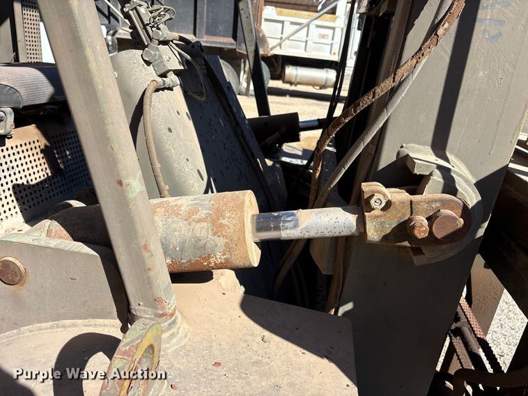 image for item ET7182 1981 Hyster H100F AF 48 forklift