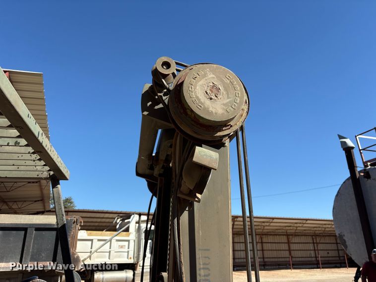 image for item ET7182 1981 Hyster H100F AF 48 forklift