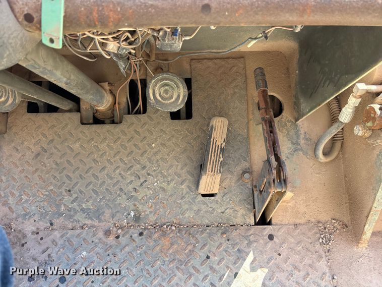 image for item ET7182 1981 Hyster H100F AF 48 forklift