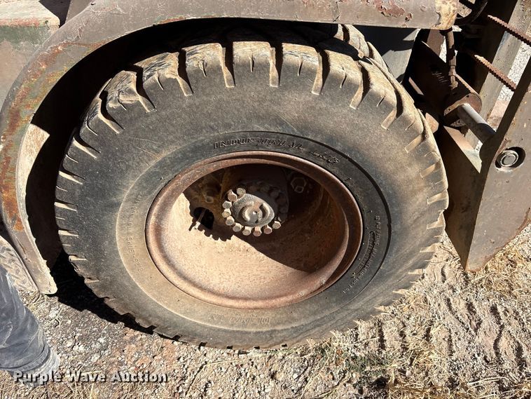 image for item ET7182 1981 Hyster H100F AF 48 forklift