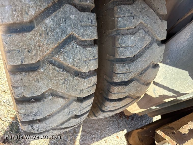 image for item ET7182 1981 Hyster H100F AF 48 forklift