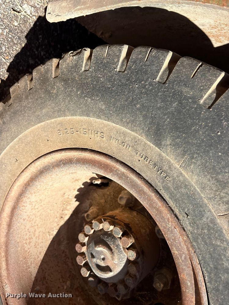 image for item ET7182 1981 Hyster H100F AF 48 forklift