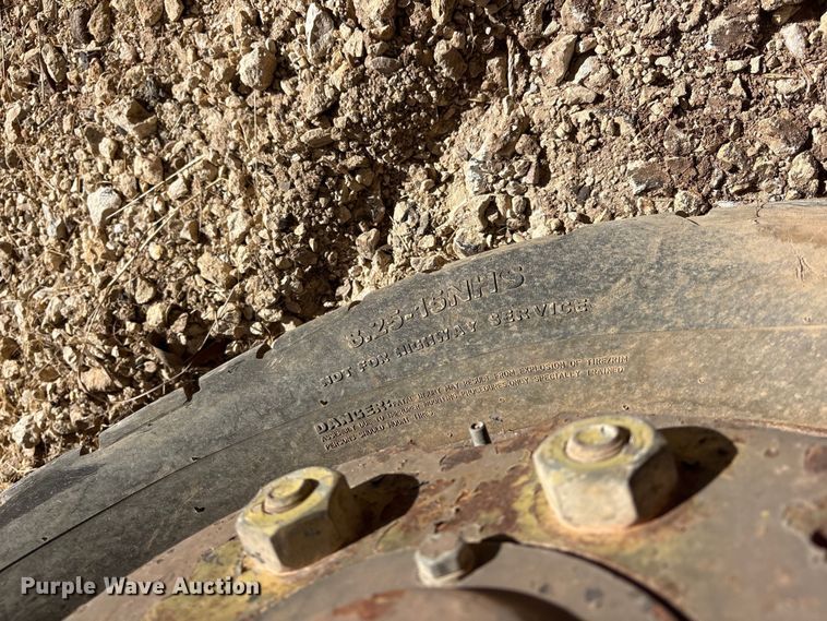 image for item ET7182 1981 Hyster H100F AF 48 forklift