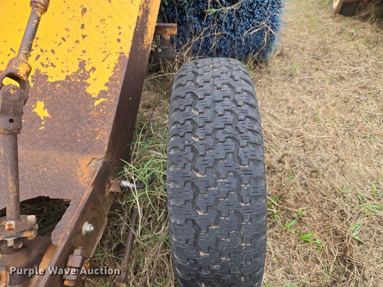 image for item EU3942 Broce Broom broom