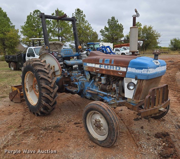 image for item EU3944 1983 Ford 3910 tractor
