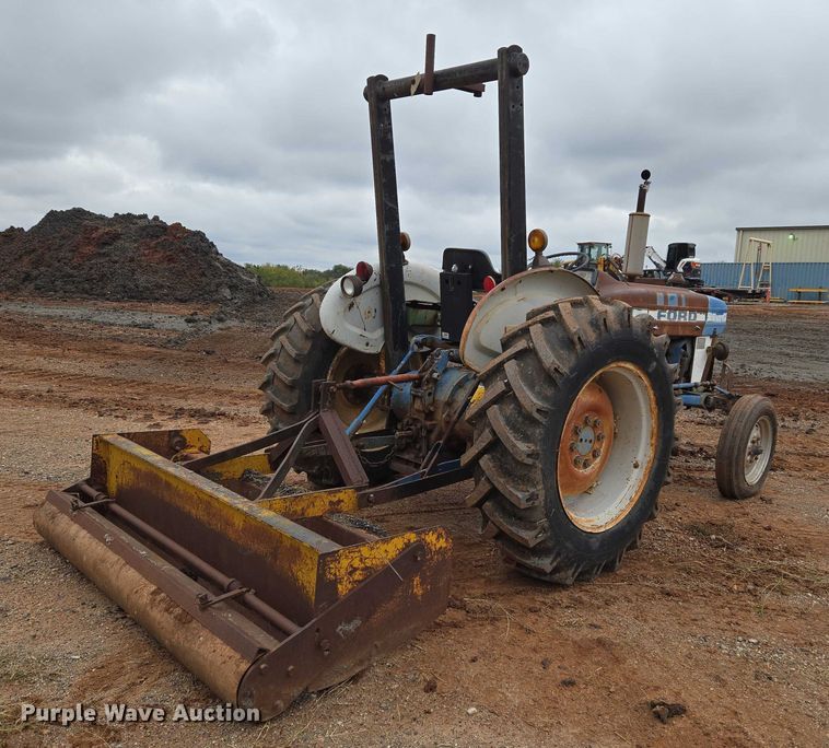 image for item EU3944 1983 Ford 3910 tractor