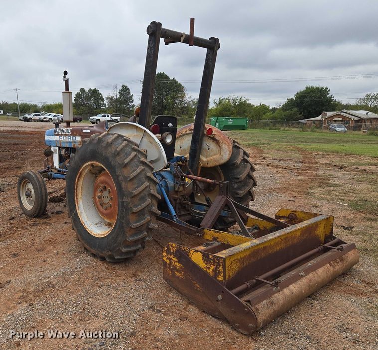 image for item EU3944 1983 Ford 3910 tractor