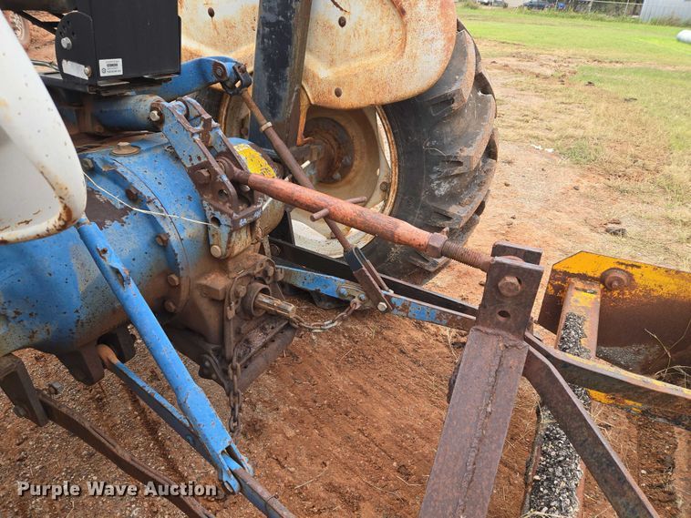 image for item EU3944 1983 Ford 3910 tractor