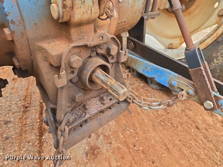 image for item EU3944 1983 Ford 3910 tractor