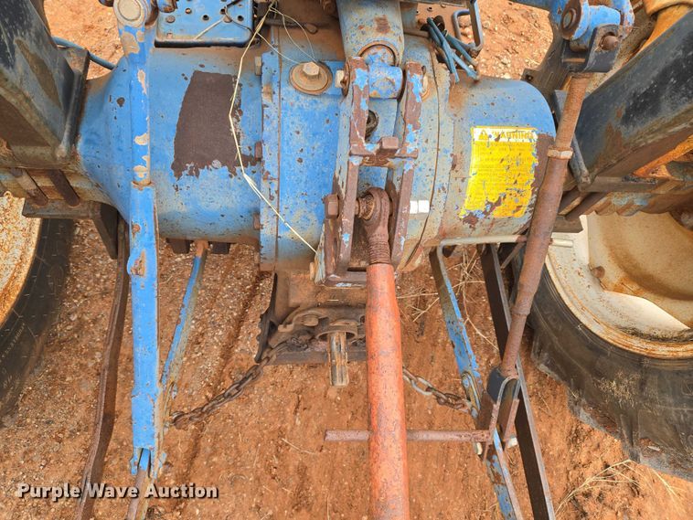 image for item EU3944 1983 Ford 3910 tractor