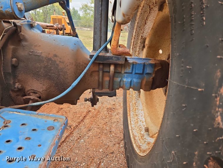 image for item EU3944 1983 Ford 3910 tractor