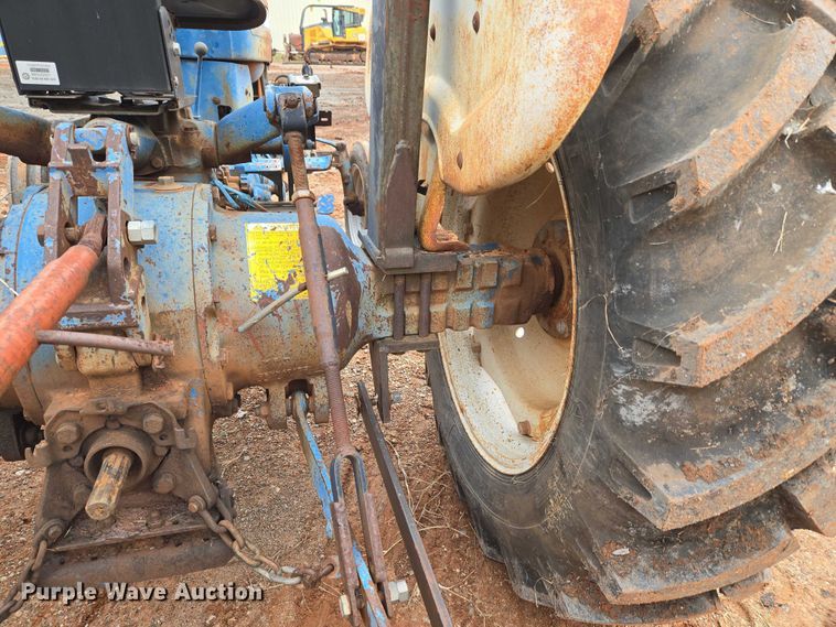 image for item EU3944 1983 Ford 3910 tractor
