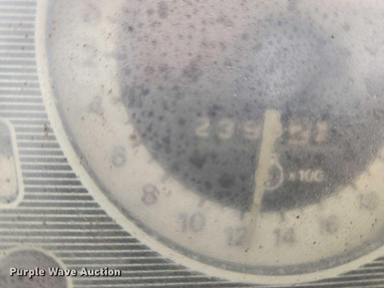 image for item EU3944 1983 Ford 3910 tractor