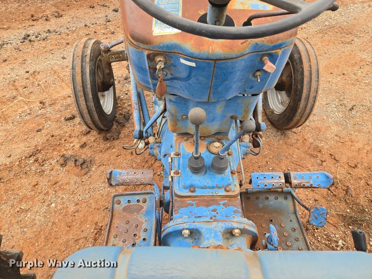 image for item EU3944 1983 Ford 3910 tractor