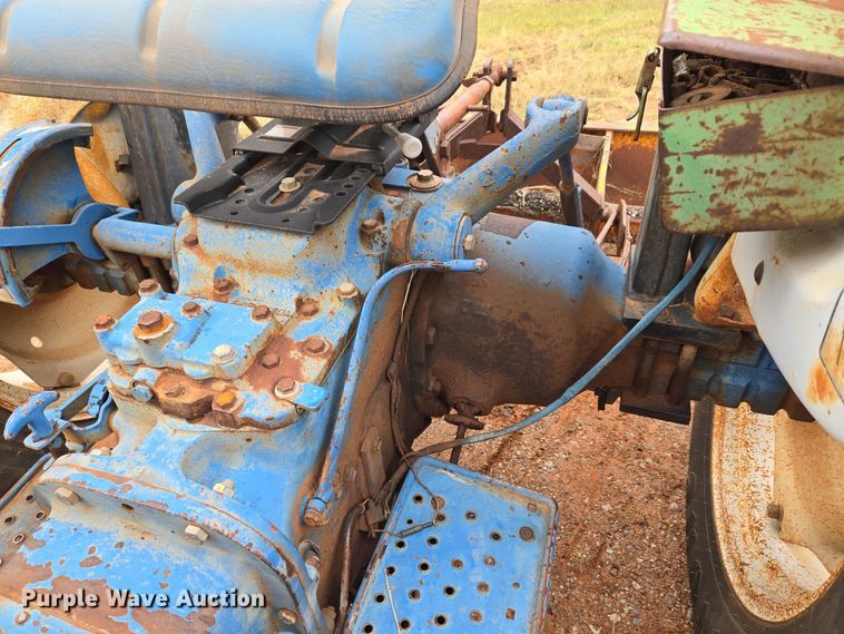 image for item EU3944 1983 Ford 3910 tractor