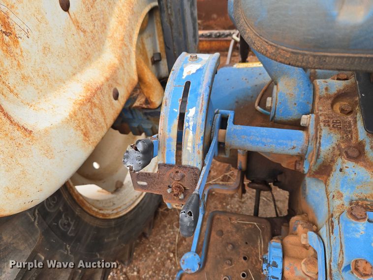 image for item EU3944 1983 Ford 3910 tractor