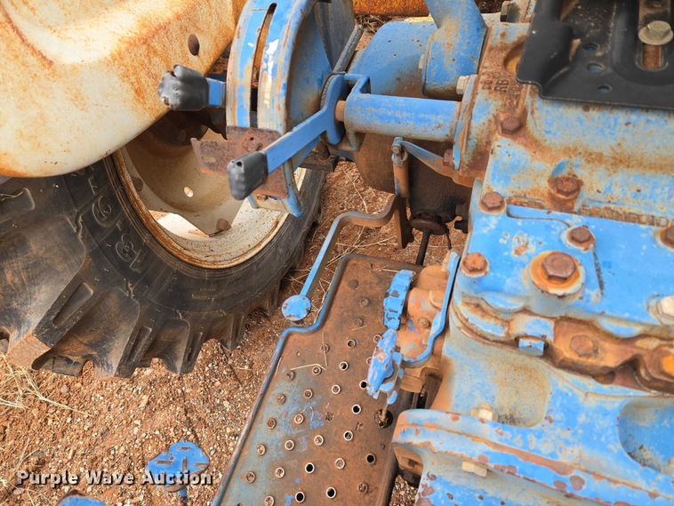 image for item EU3944 1983 Ford 3910 tractor