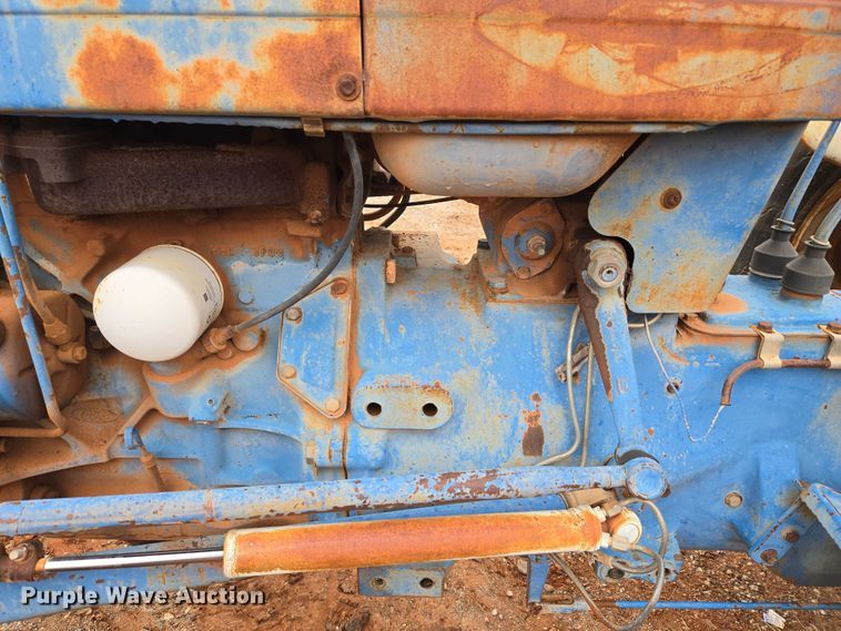 image for item EU3944 1983 Ford 3910 tractor