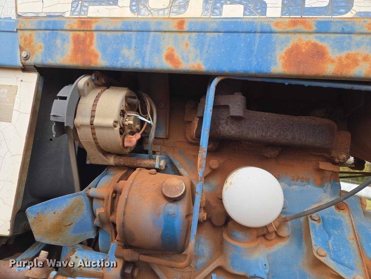 image for item EU3944 1983 Ford 3910 tractor