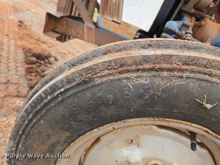 image for item EU3944 1983 Ford 3910 tractor