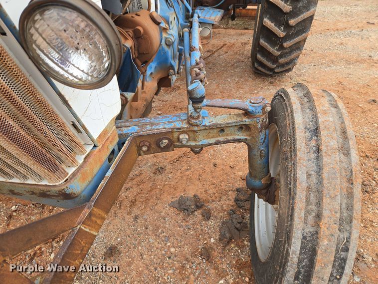 image for item EU3944 1983 Ford 3910 tractor