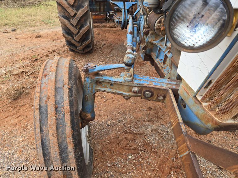 image for item EU3944 1983 Ford 3910 tractor