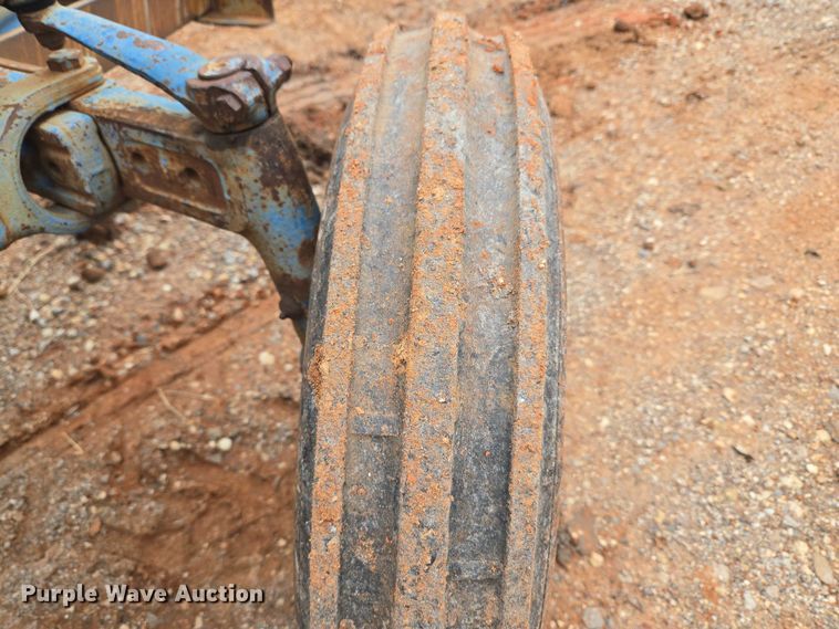 image for item EU3944 1983 Ford 3910 tractor