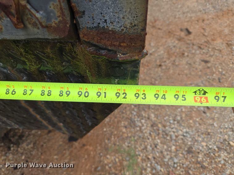 image for item EU3953 2001 Ford F350 Super Duty XLT flatbed pickup truck