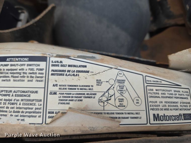 image for item EU3953 2001 Ford F350 Super Duty XLT flatbed pickup truck