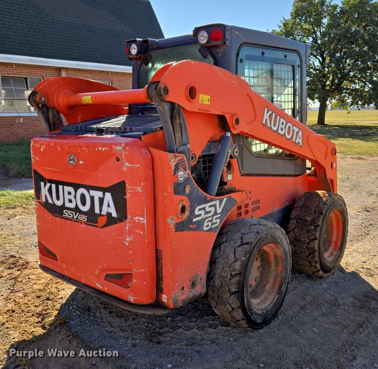 image for item EU3991 2016 Kubota SSV65 skid steer loader